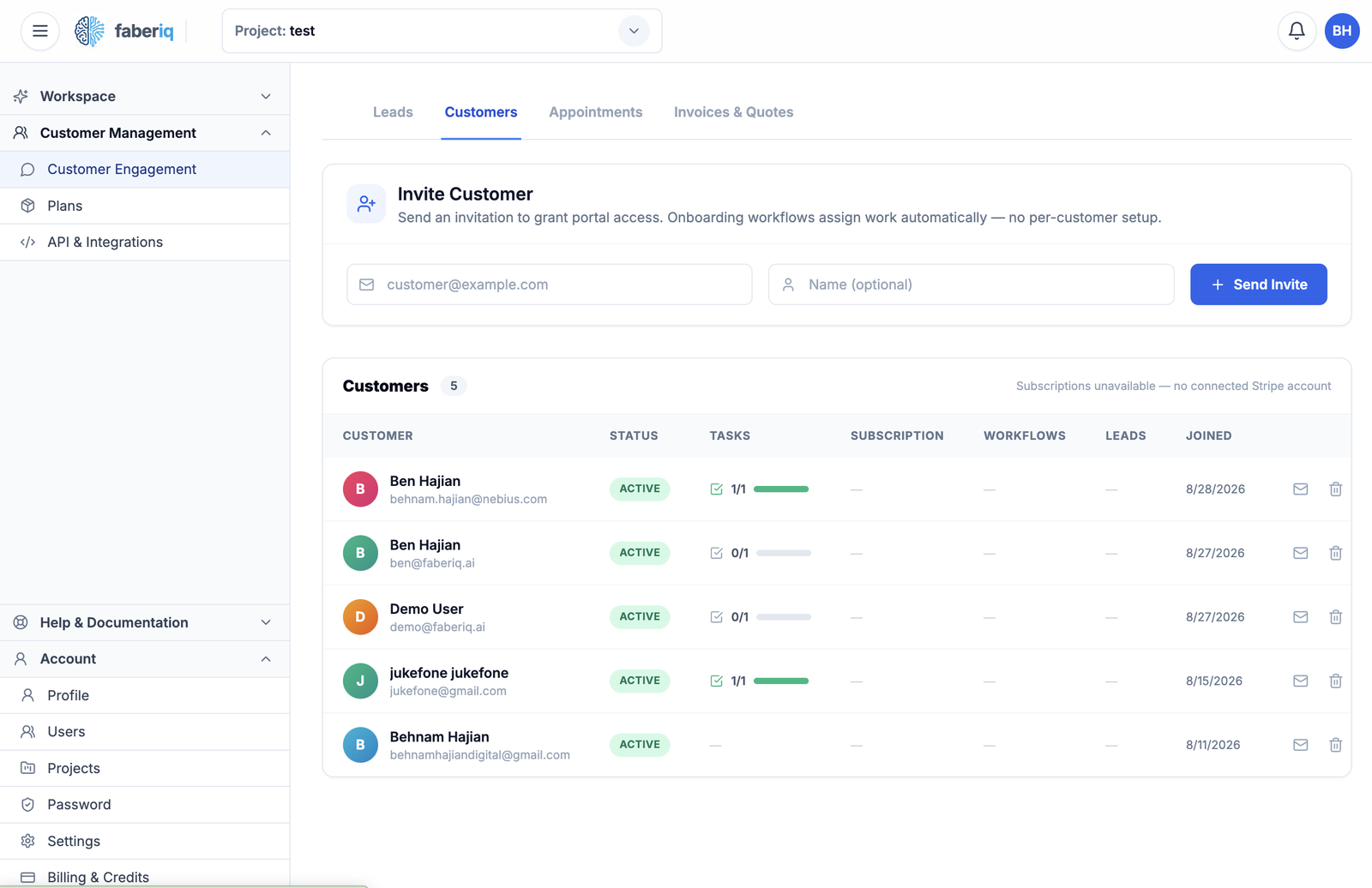 The customer management screen: customers with status, task progress, workflows and join date, and a control to invite a customer to the portal.